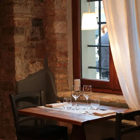 1883 Restaurant & *